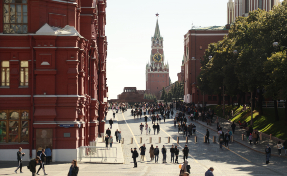 РФ должна жестко формулировать условия добрососедства и требовать устранения угроз, заявил эксперт